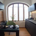 Salotto Corso Garibaldi 3*