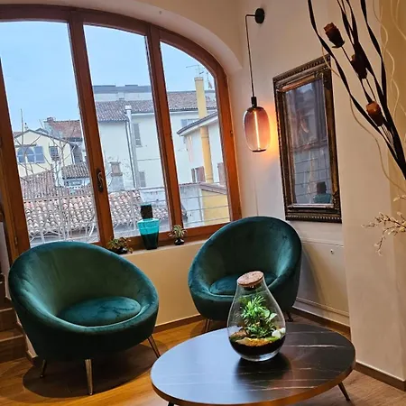 Salotto Corso Garibaldi Piacenza