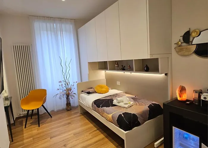 Salotto Corso Garibaldi 3*